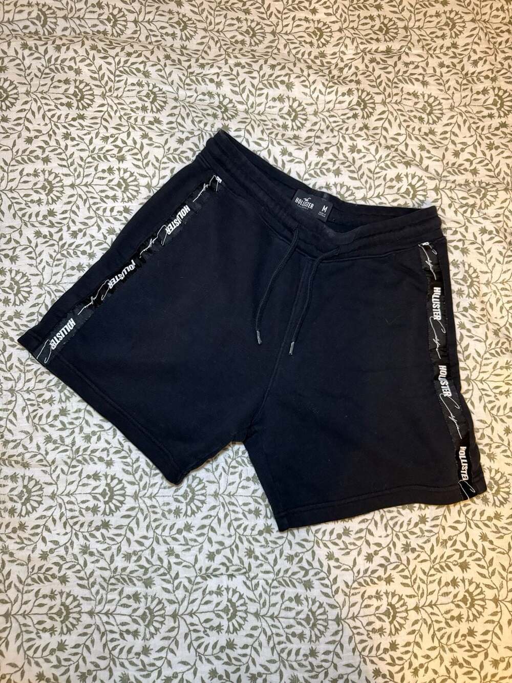 Hollister California Black Logo Side Stripe Sweat Shorts Medium